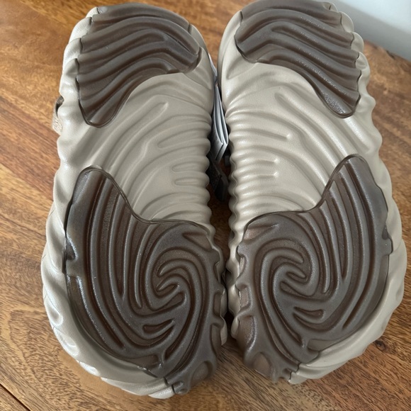 Crocs Pollex Clog by Salehe Bembury in Menemsha (Khaki) - Picture 4 of 4